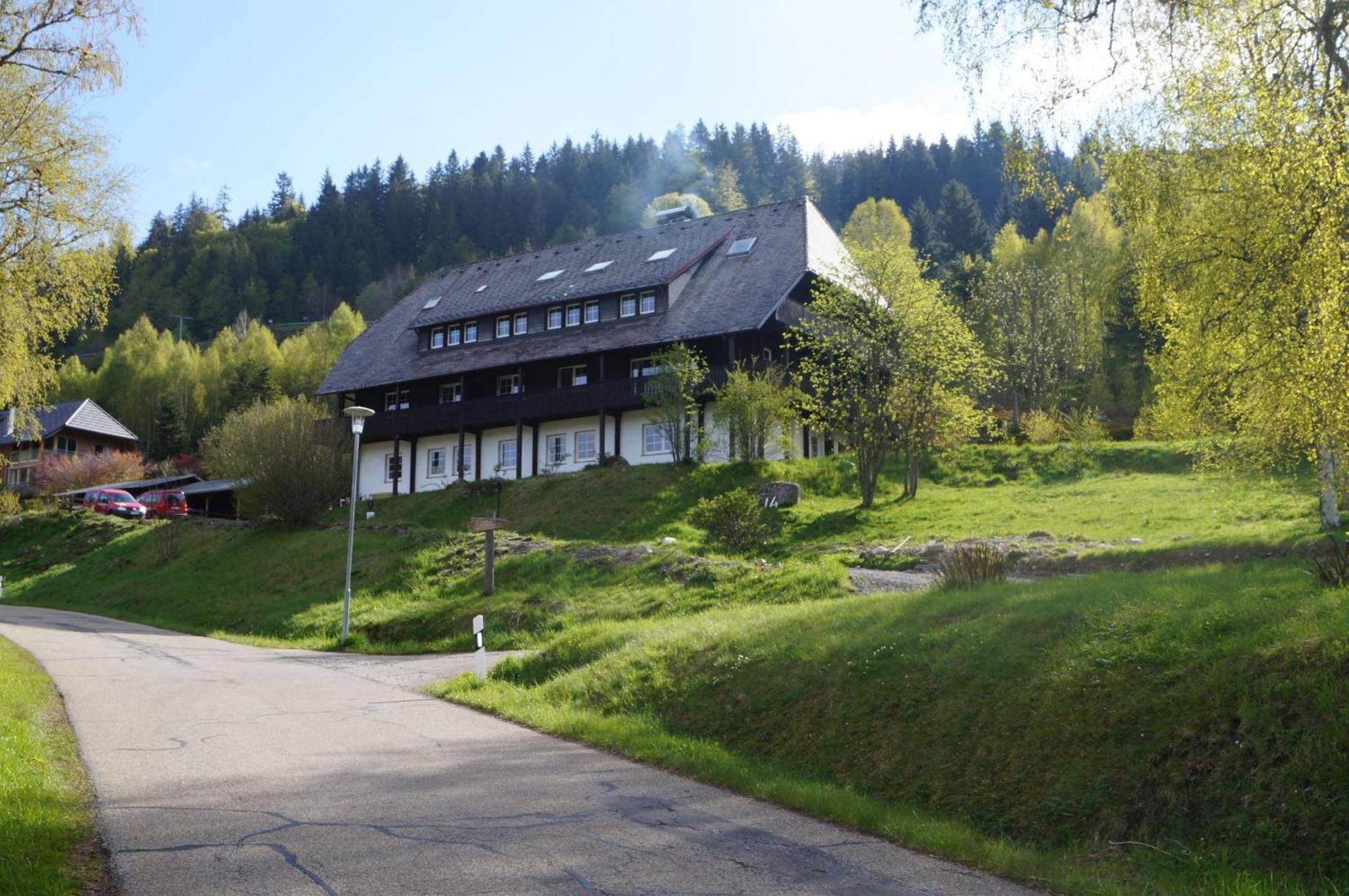 Familien-Sportappartements Wetzel Menzenschwand-Hinterdorf エクステリア 写真